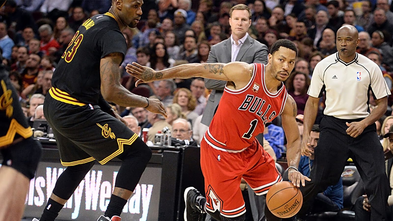 Lakers’ LeBron James reacts to Derrick Rose jersey retirement