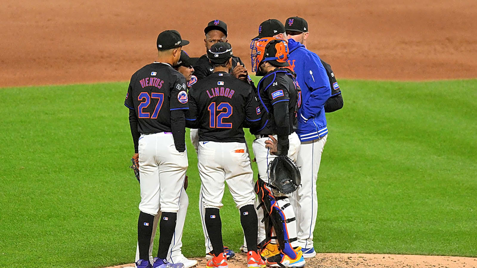 New York Mets make pitching moves amid playoff push