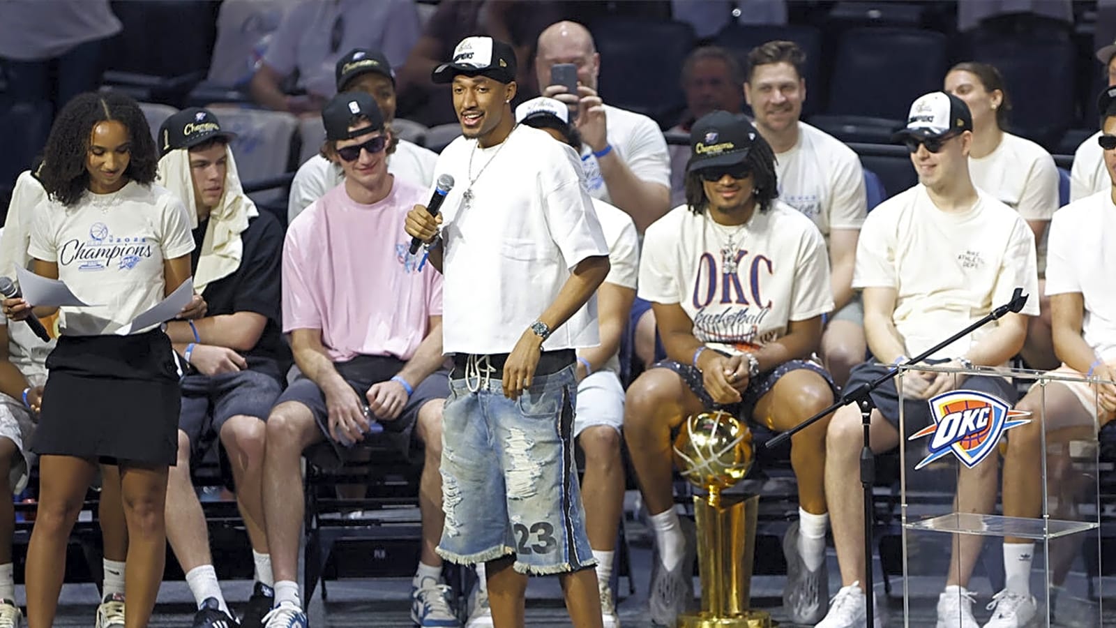 Thunder’s Alex Caruso gushes over Aaron Wiggins’ mic drop moment before parade