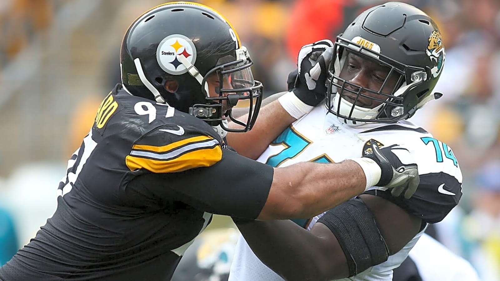 Steelers’ Cam Heyward slams fan for burning Fitzpatrick jersey over Rodgers deal