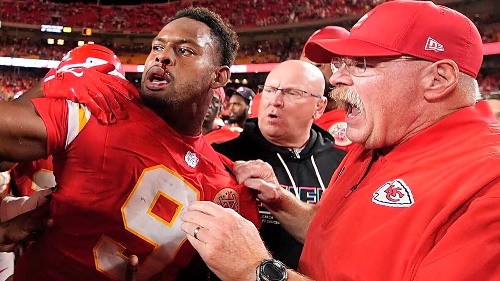 Chiefs WR Juju Smith-Schuster’s immediate reaction to Brian Branch scuffle