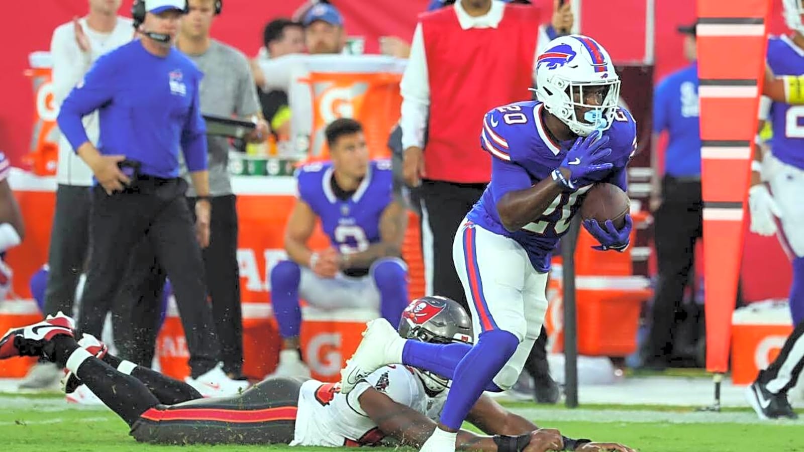 Bills RB Frank Gore Jr.’s TD vs. Buccaneers will give fans all the feels