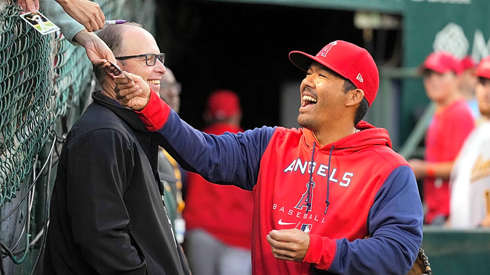Kurt Suzuki hired as Angels manager