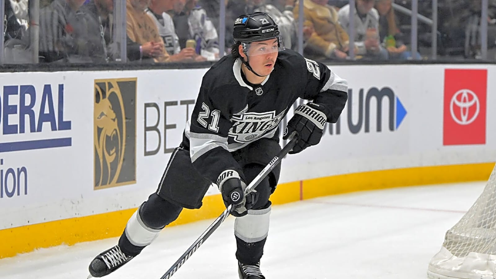 Senators pull off trade for Kings defenseman