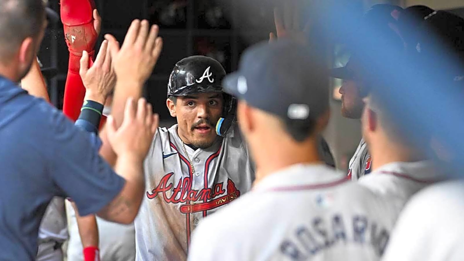 Braves’ elite prospect suffers oblique injury, future uncertain