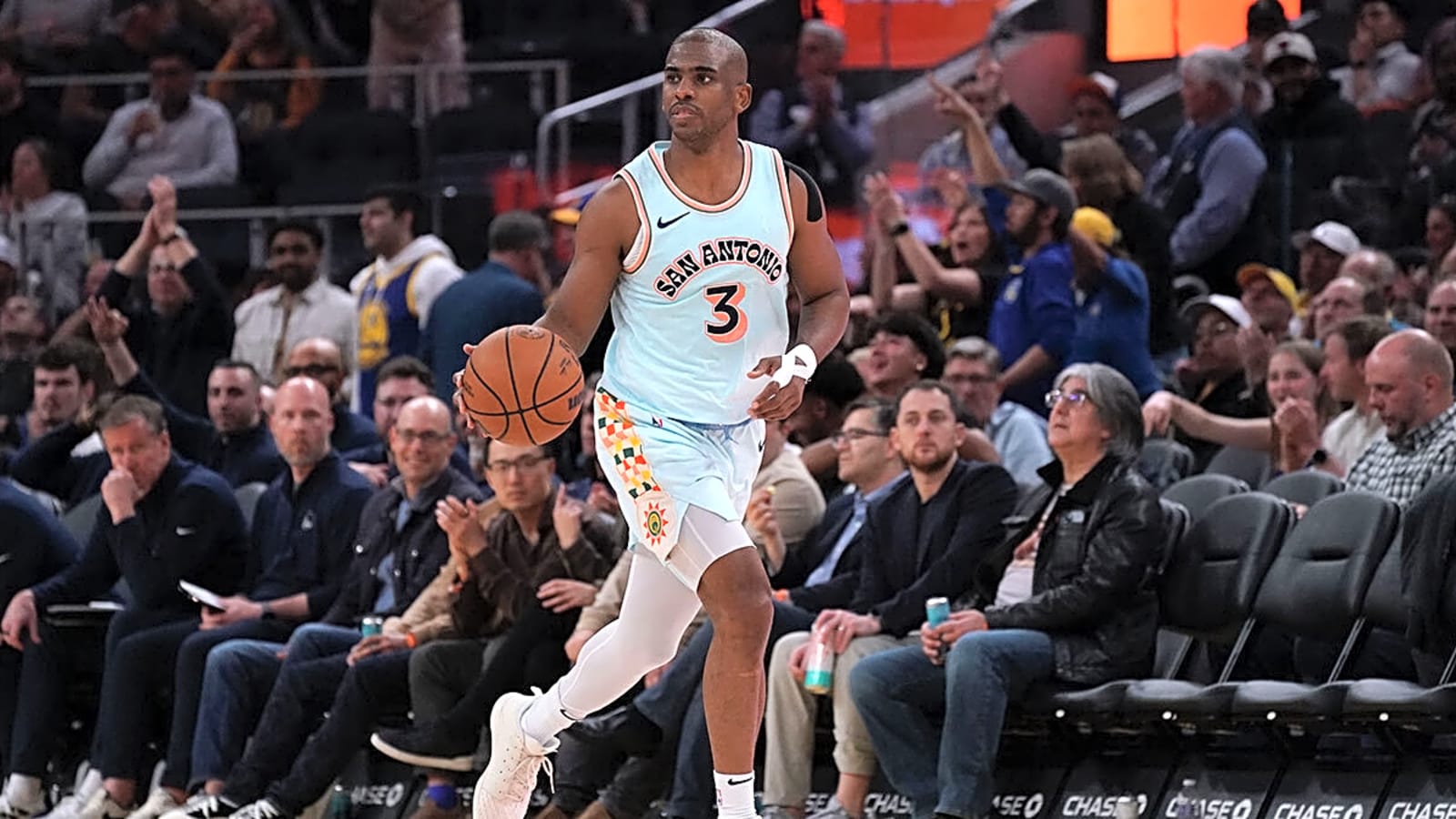  Bucks interested in Chris Paul, but there’s a problem
