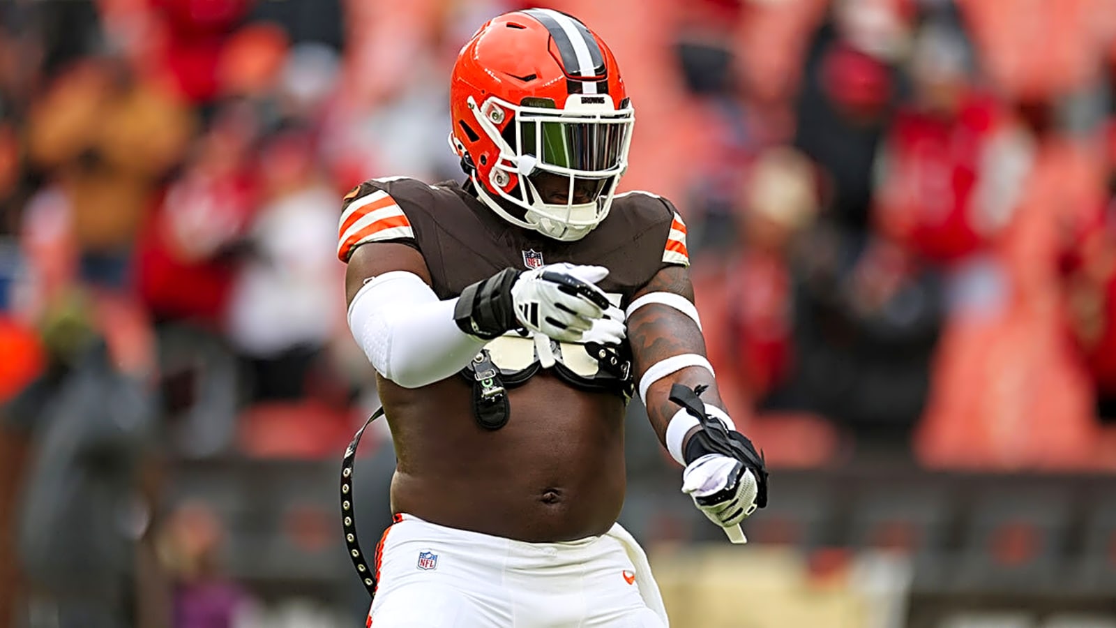 Chargers sign ex-Browns Pro Bowl TE