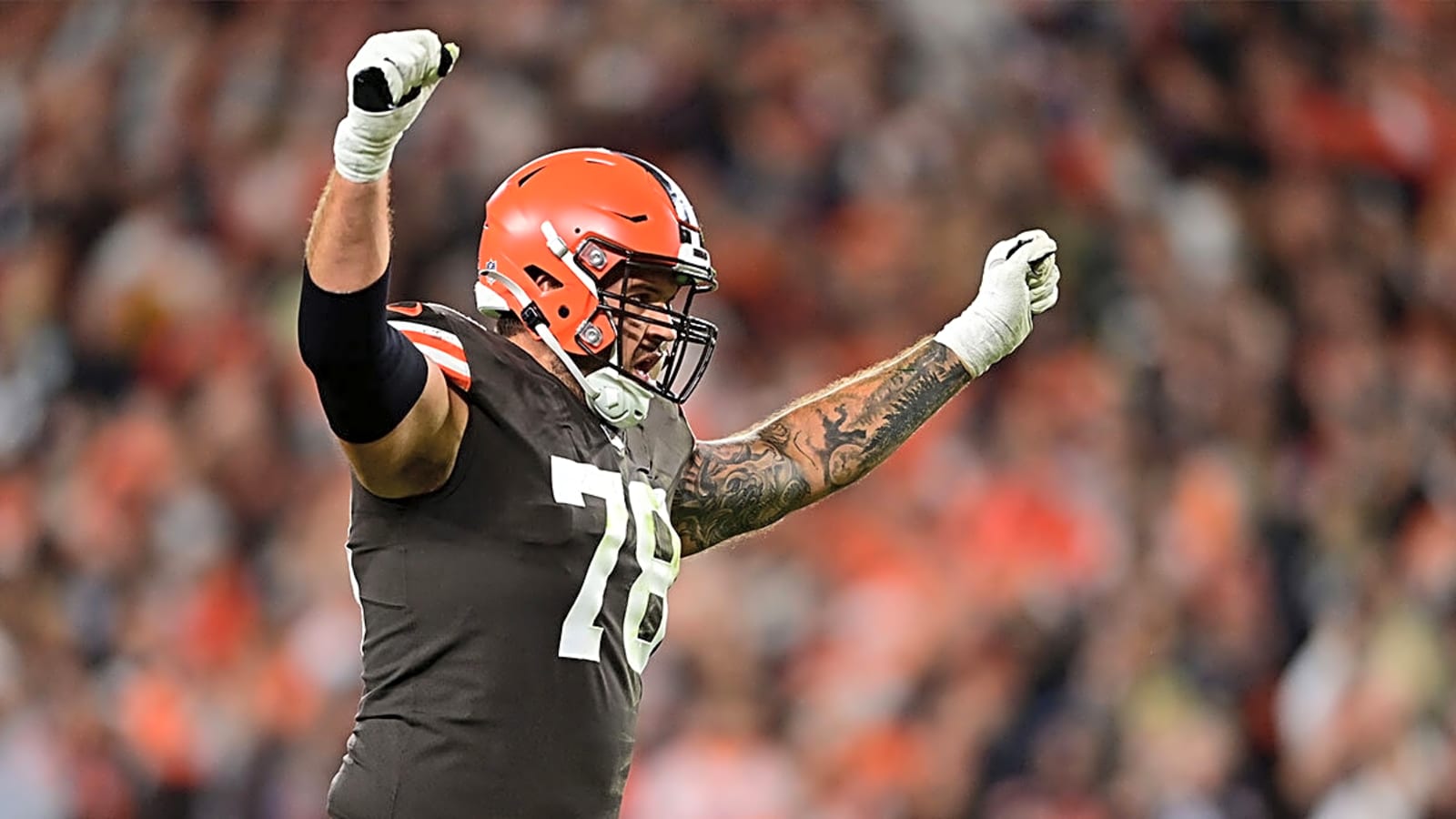 Browns’ Dillon Gabriel has Jack Conklin, Cam Robinson available for first start