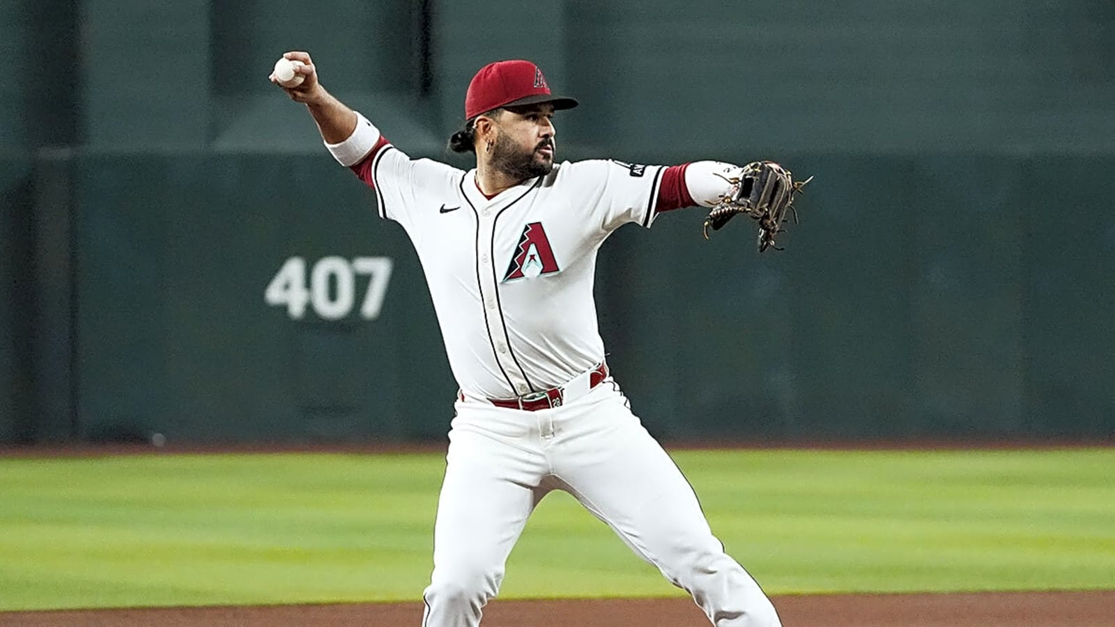 Eugenio Suarez returns to Diamondbacks lineup after suffering hand injury