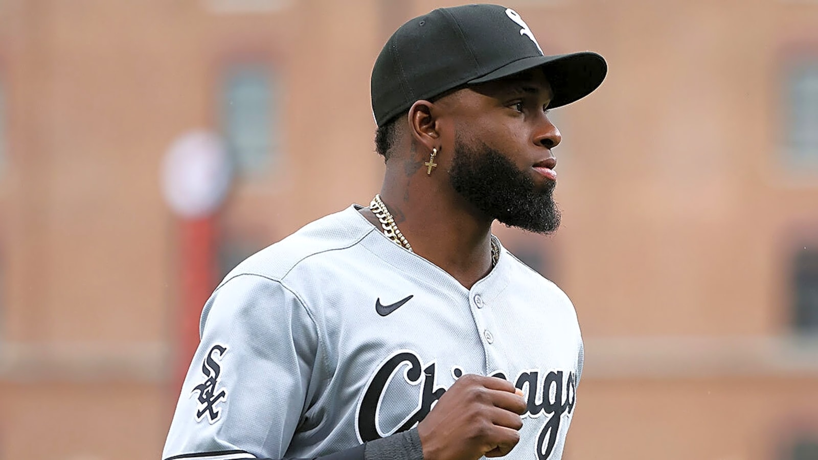  Luis Robert’s contract caveat mentioned amid trade possibility