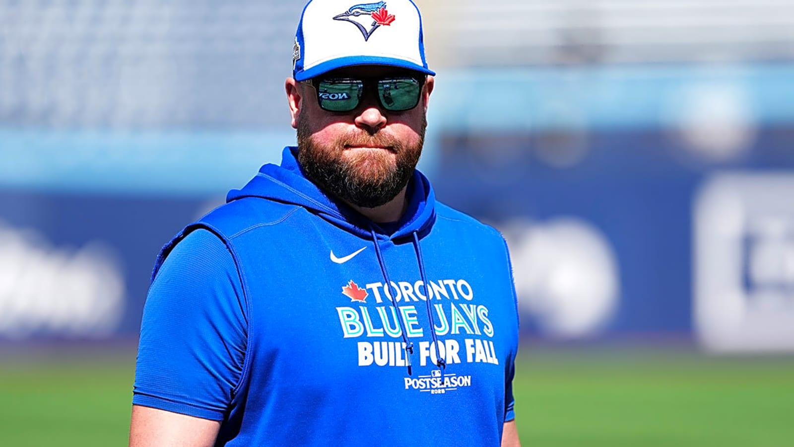 Blue Jays sign reliever to minor league deal