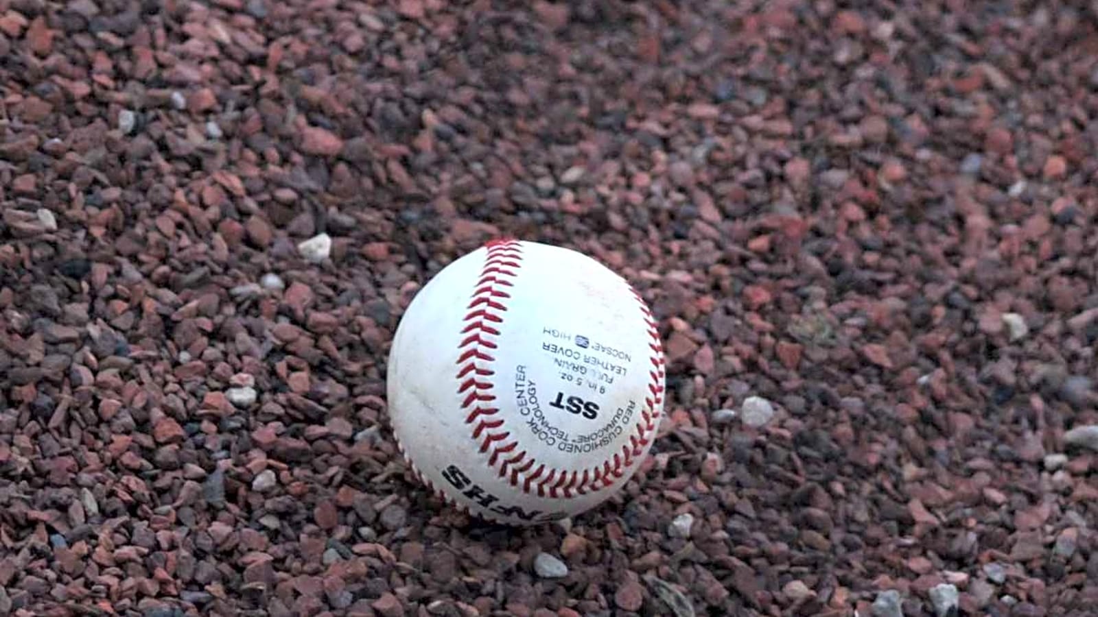 Florida Baseball Bolsters Pitching Staff with Hawaii Transfer Cooper Walls