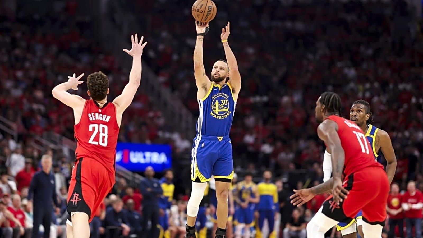 Ex-NBA Player Selects Stephen Curry Ahead Of Magic Johnson, Claims 'Steph Saved Everybody'