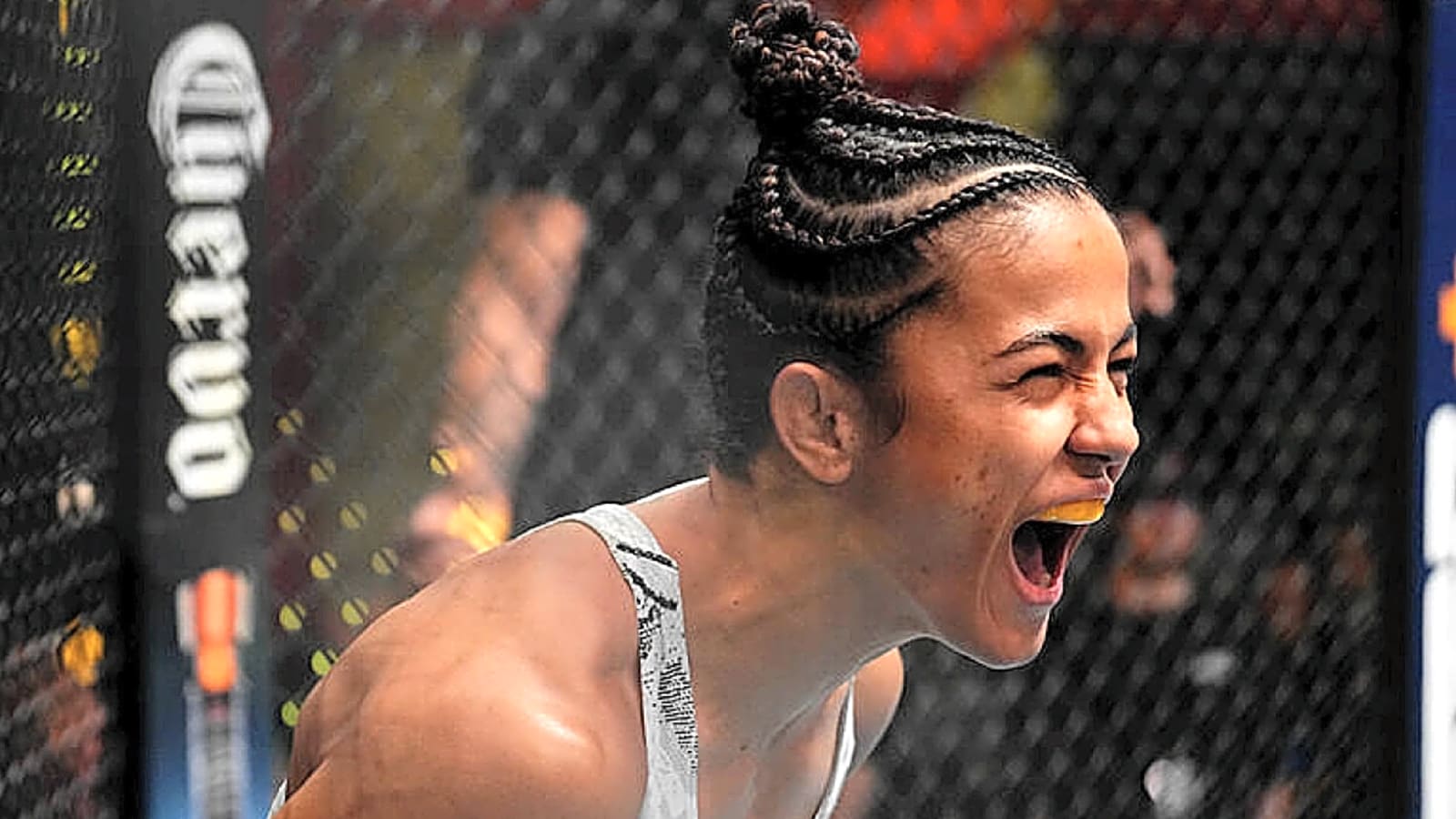 Natália Silva defeats Alexa Grasso, extends winning streak at UFC 315