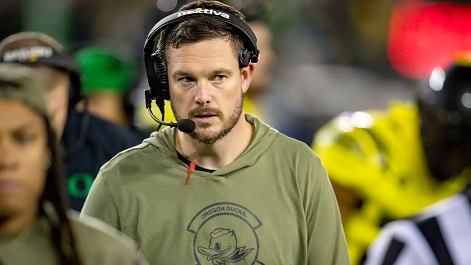 Why Oregon&#39;s bet against a rising two-sport QB prospect puts Dan Lanning&#39;s under more pressure as Ducks offense evolves