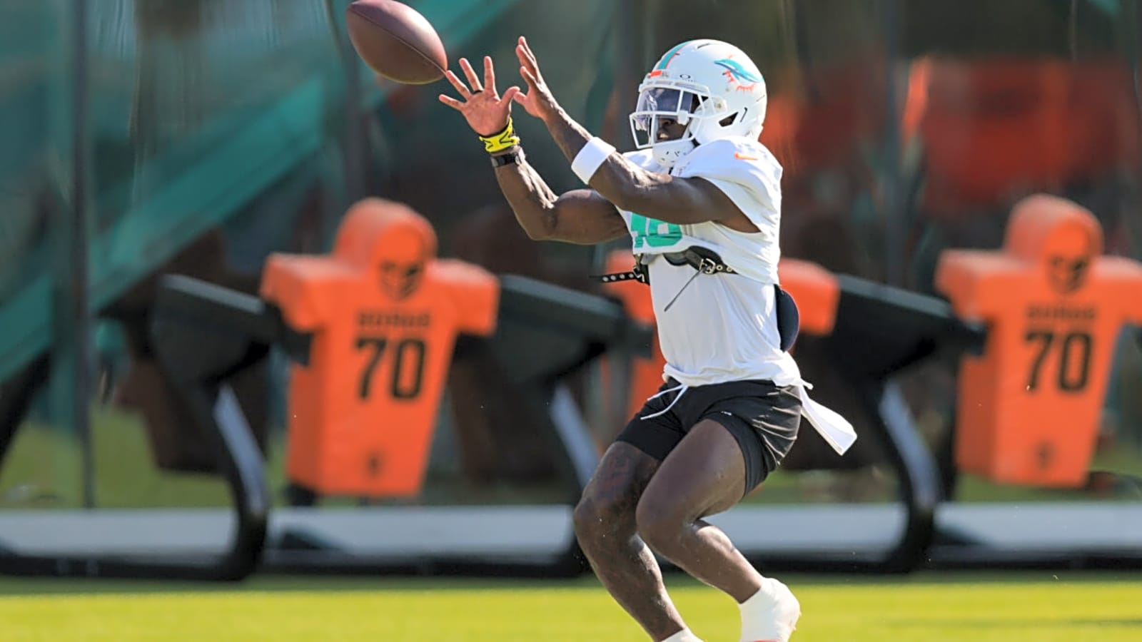 Dolphins&#39; Tyreek Hill Offers Blunt Solution to Miami&#39;s Short-Yardage Woes