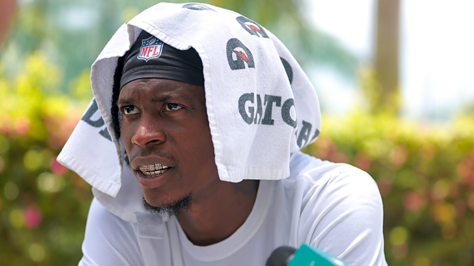 Dolphins’ Mike McDaniel Offers Discouraging Update on Cam Smith