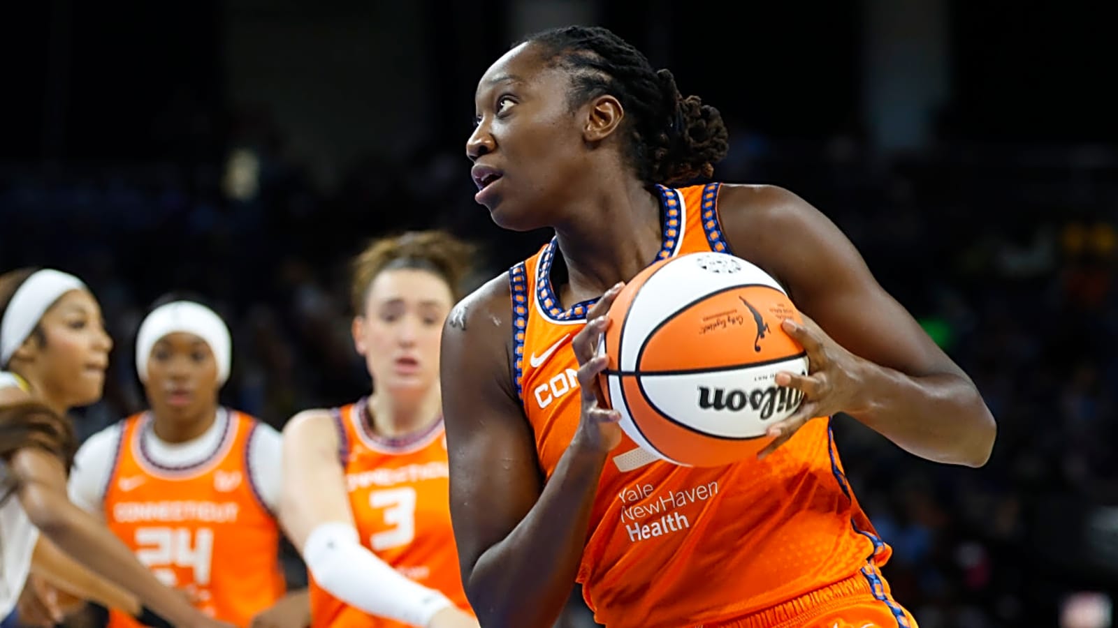 WNBA Scoring Great Makes History Against Angel Reese, Chicago Sky
