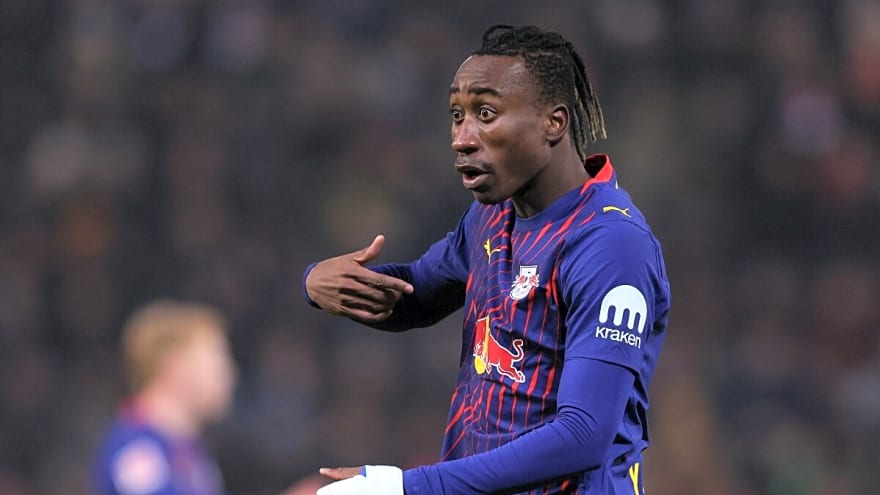 Man United involved in ‘private meeting’ with representatives of highly-rated winger