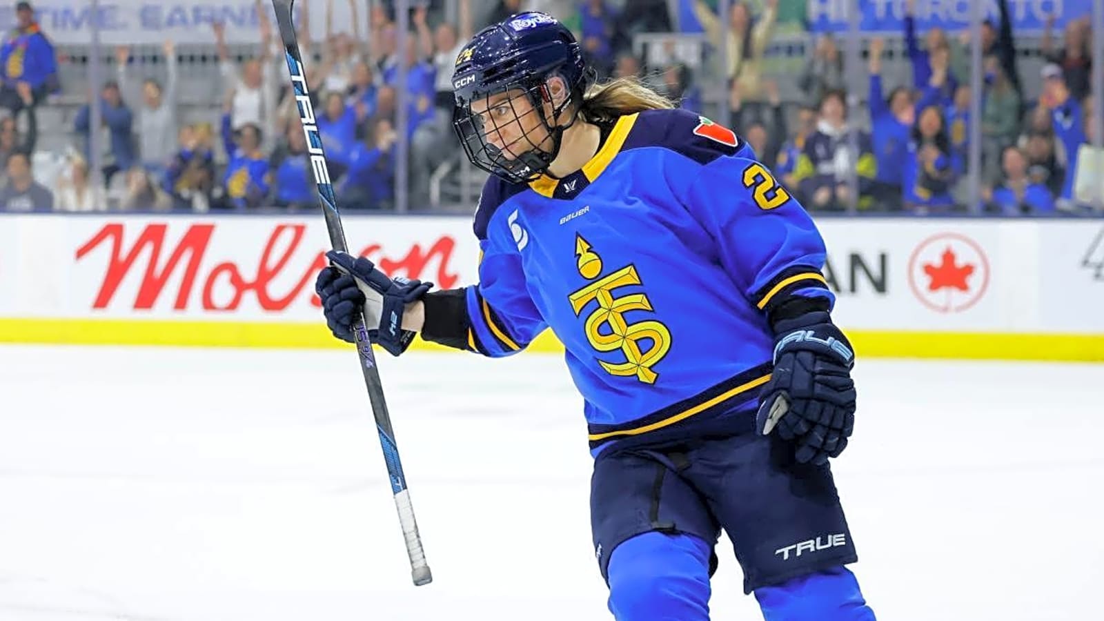 Sceptres sign Natalie Spooner to two-year extension