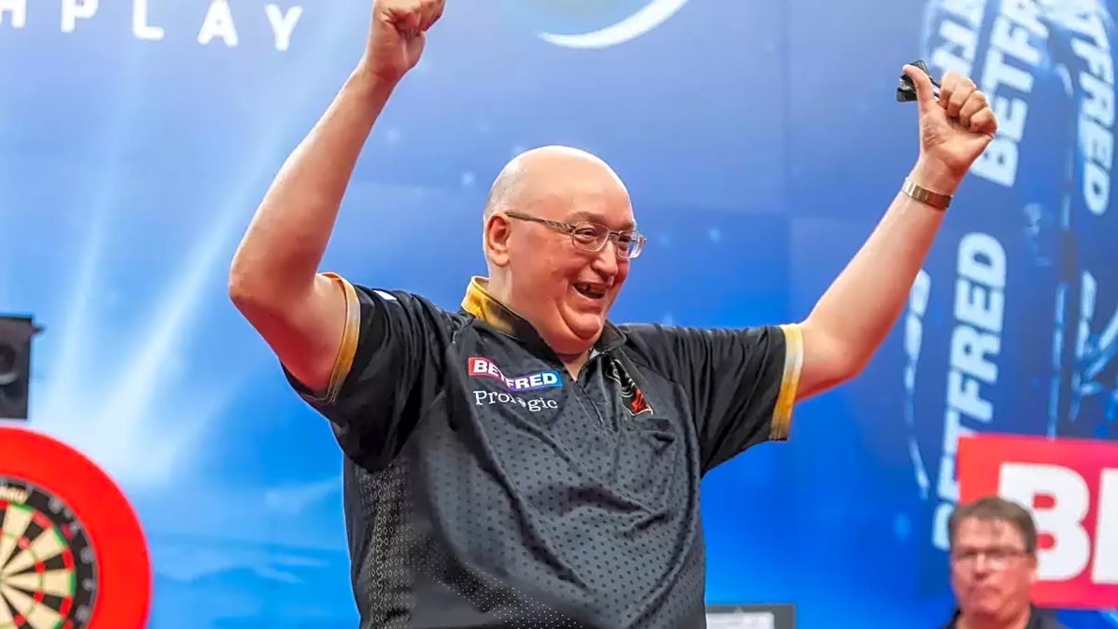 'I spent two days in the hotel room getting stiff' : Andrew Gilding leaves speculation surrounding his World Matchplay preperation