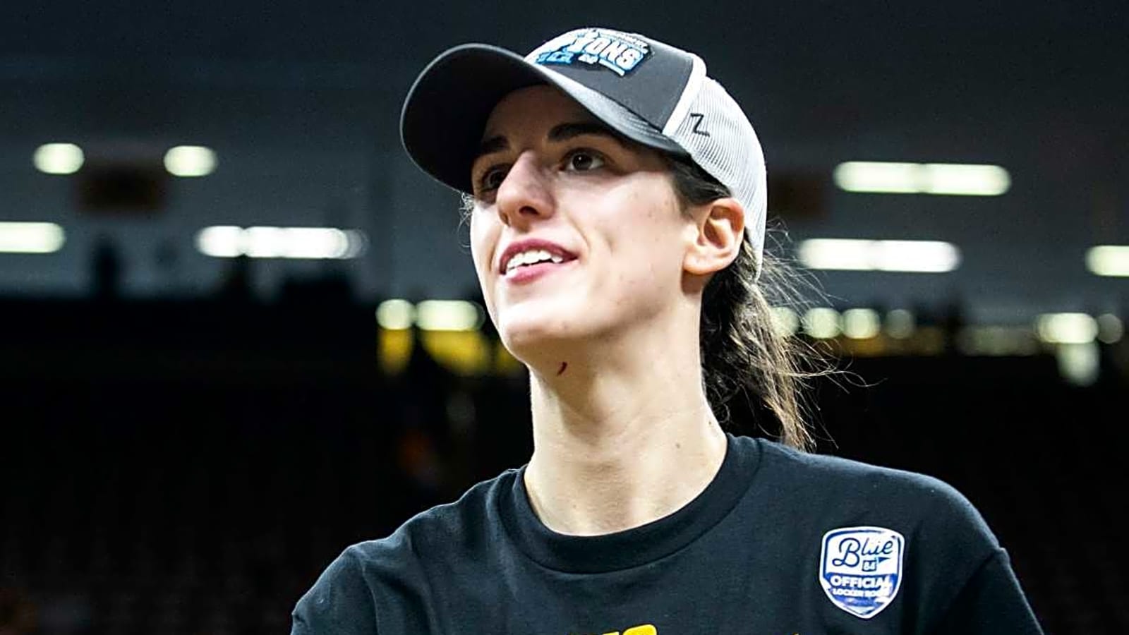 Caitlin Clark sends message to Iowa coach after Hawkeyes' dominant win