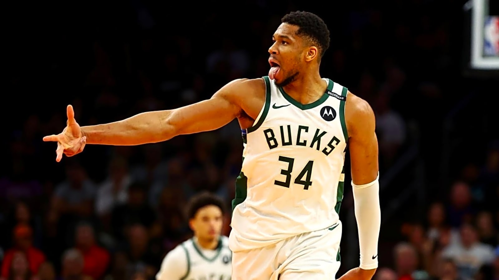Giannis Antetokounmpo&#39;s Cryptic Reaction Seems To Mock Trade Rumors As Warriors, Knicks Show Interest