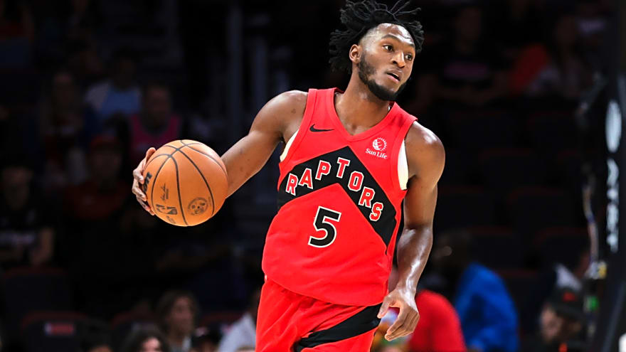 Watch: Immanuel Quickley walks it off in Charlotte with a buzzer beater