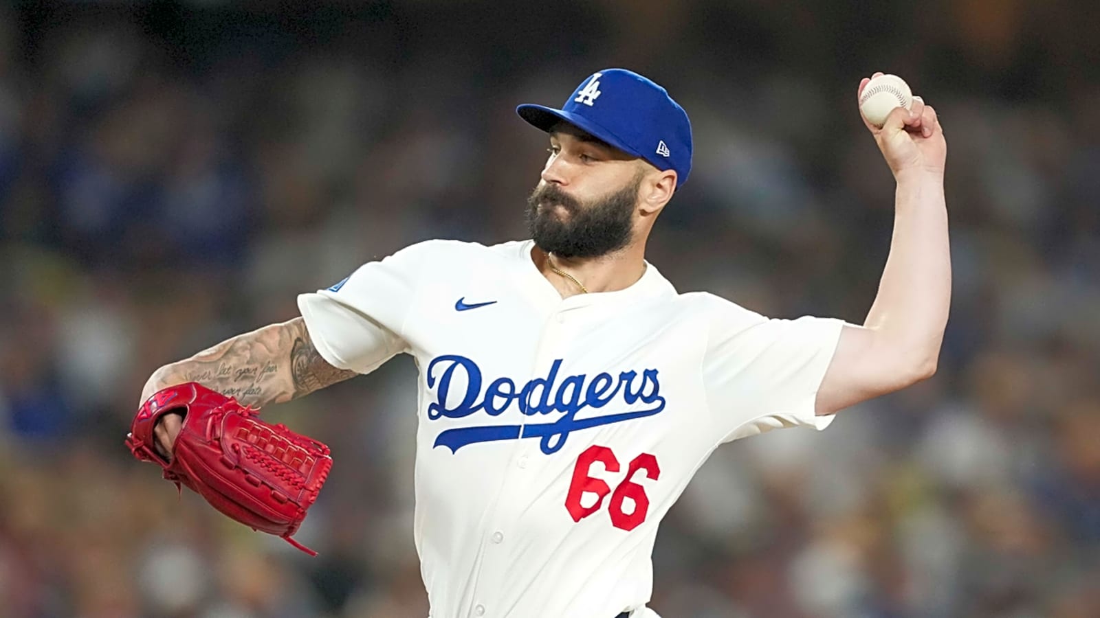 Latest injury puts more pressure on Dodgers' trade-deadline plans