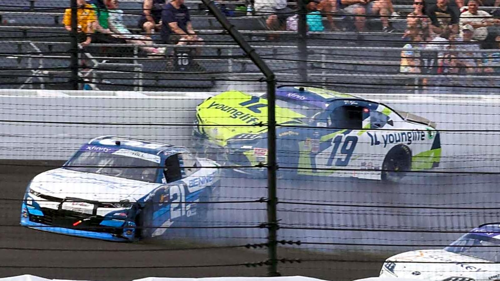 Aric Almirola accuses another driver of intentionally wrecking him