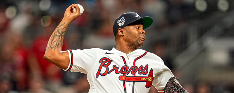 Bizarre injury sidelines Braves' closer Raisel Iglesias
