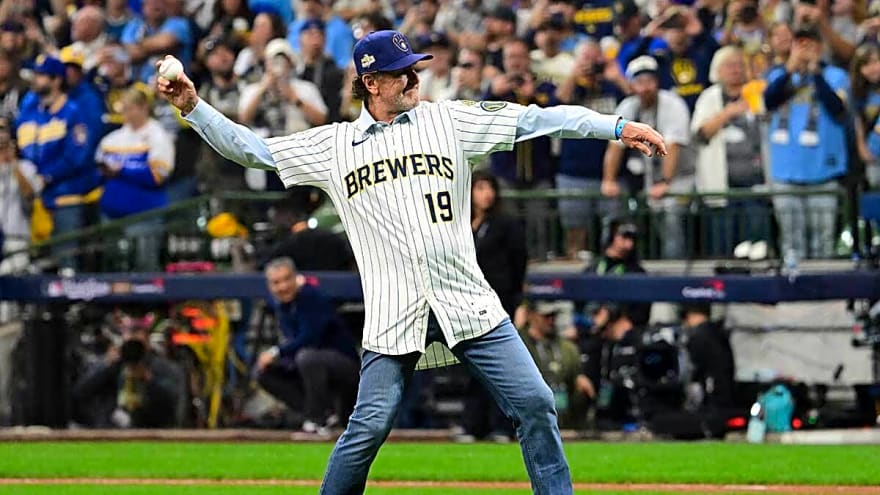 Robin Yount drops emotional Bob Uecker take during Brewers World Series parade