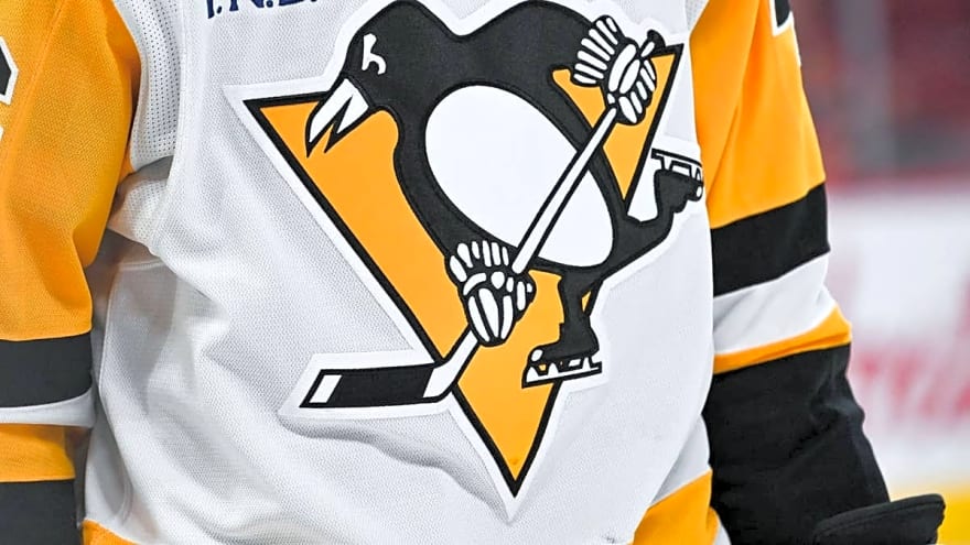 Penguins Make Goalie Decision Before Flyers Game