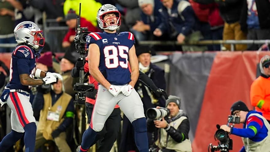 Hunter Henry Is Drake Maye's Security Blanket and the Patriots Need Him to Hold Up