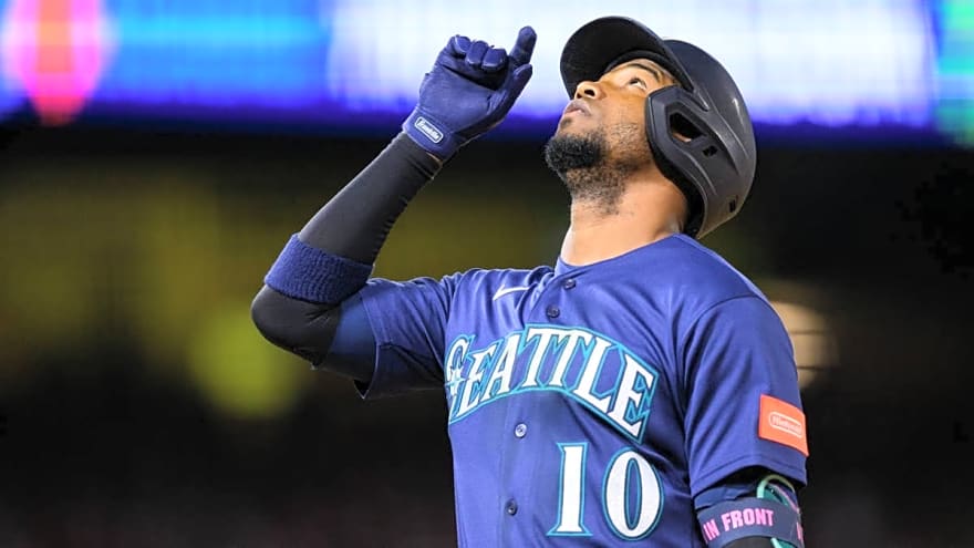 Mariners Make Roster Move Before Royals Game