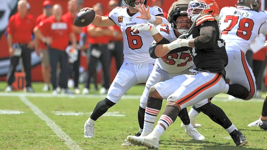 Browns vs Bucs Weather Delay: When Will the Game Resume?