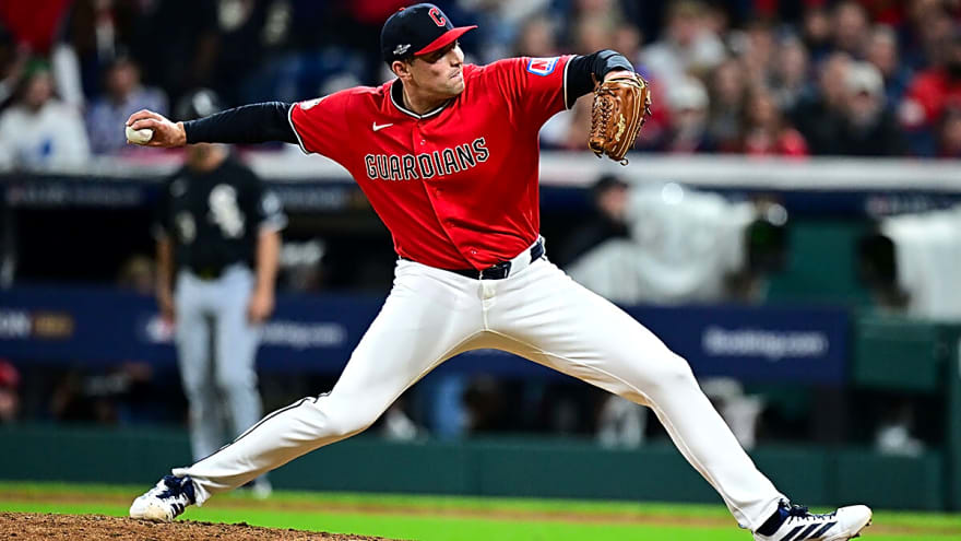 How Guardians’ Cade Smith deals with pitching in brutal October cold weather
