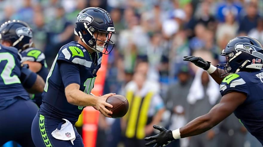 Sam Darnold Has an All-Pro Guard Now, and Seattle Should Put the Offense on Him vs. the Bears