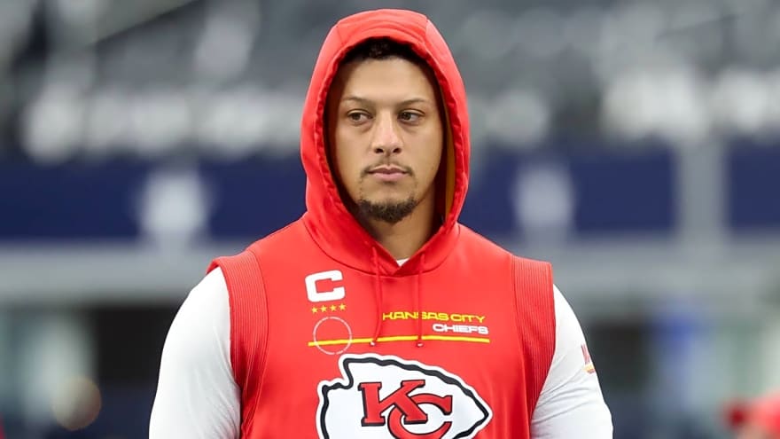Chiefs QB Patrick Mahomes Loses Wide Receiver on Monday