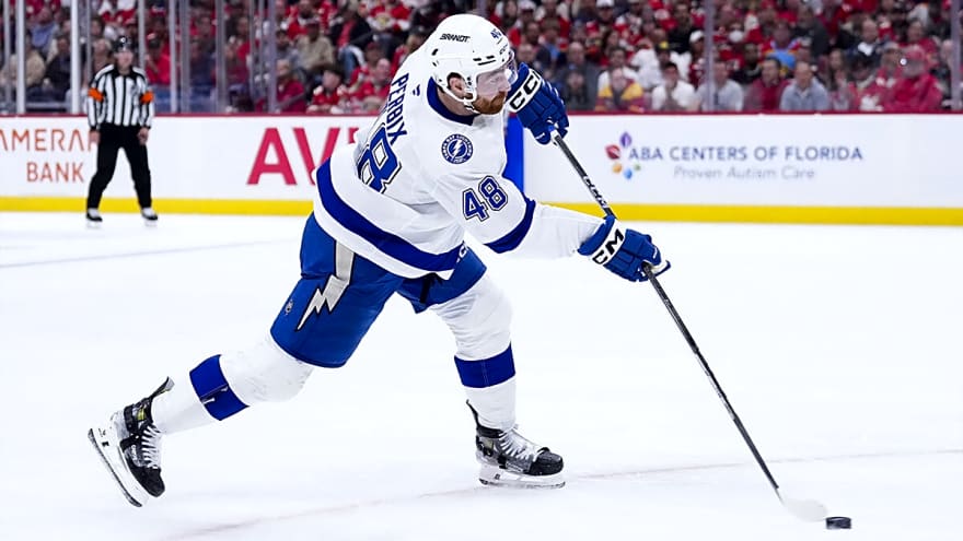 Predators land former Lightning D-man on 2-year deal