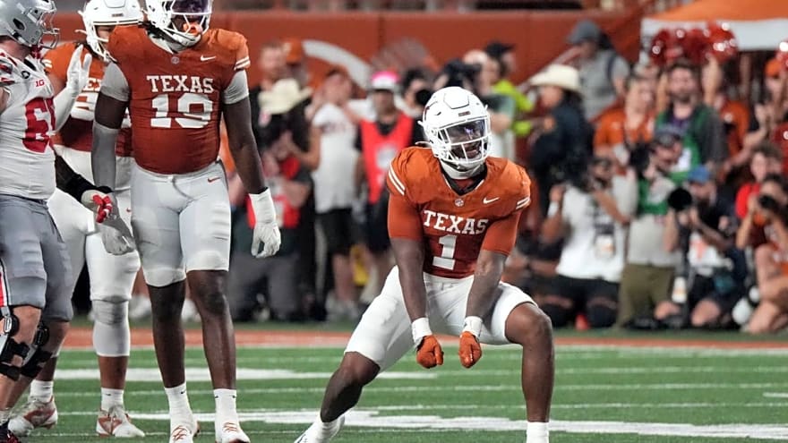 Titans Land 28.5-Sack Texas Edge Rusher at No. 3 in Latest 2027 NFL Mock Draft