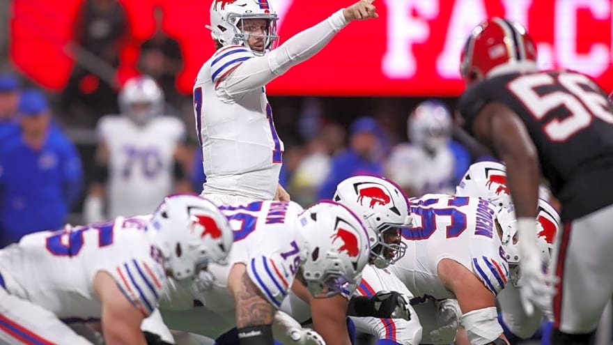 NFL Experts Are Riding With the Bills in Las Vegas, but the Raiders Have Believers Too