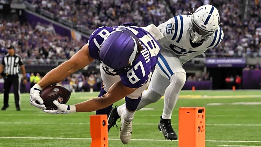 Cashman's absurd day helps Vikings shake off slow start, beat Colts to reach 6-0