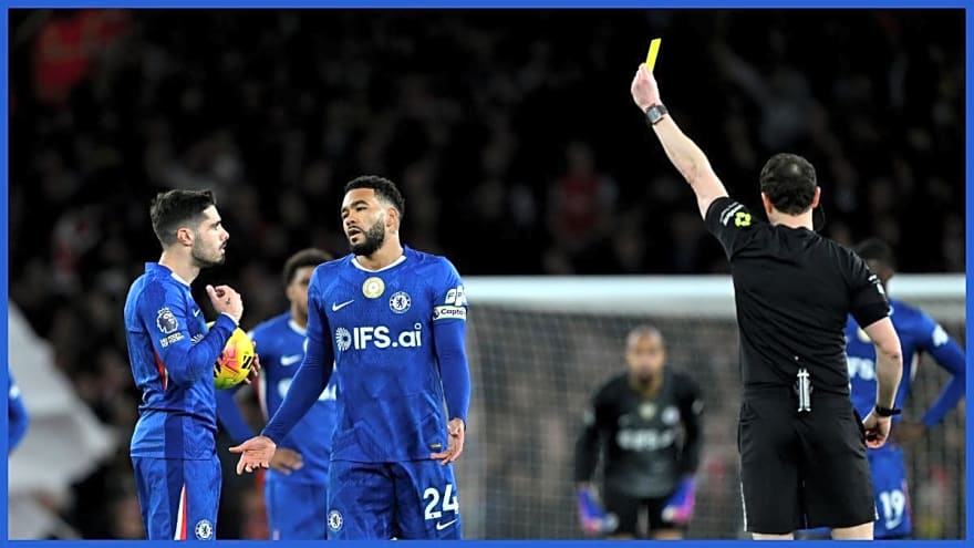 Former Chelsea striker insults current player whilst watching Blues lose to Arsenal