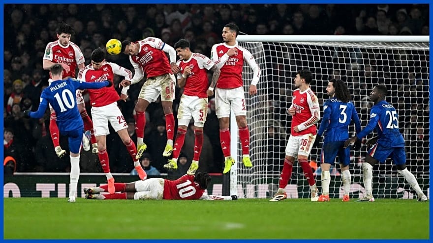 Sky pundit 'flabbergasted' by 'odd, odd approach from Rosenior after tactical gamble