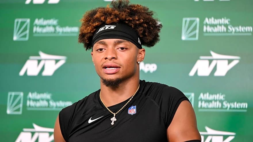 Chiefs QB Justin Fields Makes 'Eye-Opening' Offseason Move