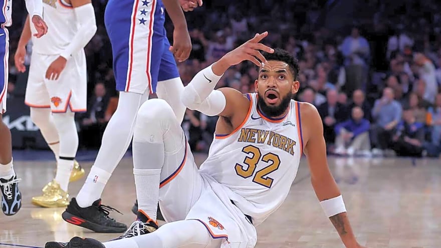 Knicks’ Karl-Anthony Towns finds himself on the wrong side of a Mitchell Robinson block