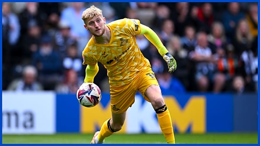 Chelsea bring in new goalkeeper who could now challenge for first team spot