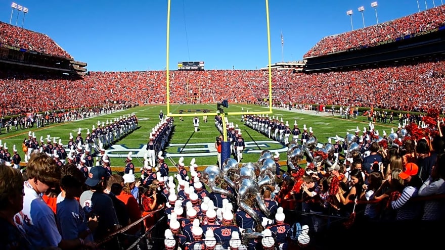 Tributes Pour In After Longtime College Football Announcer Dies At 75