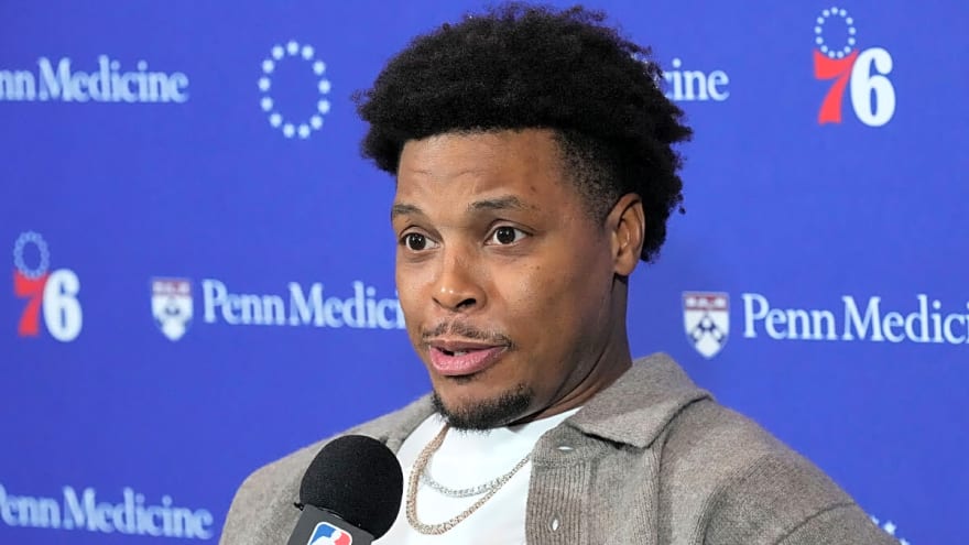 Raptors’ Kyle Lowry dubbed GOAT Raptor on statue that’s actually a Raptor